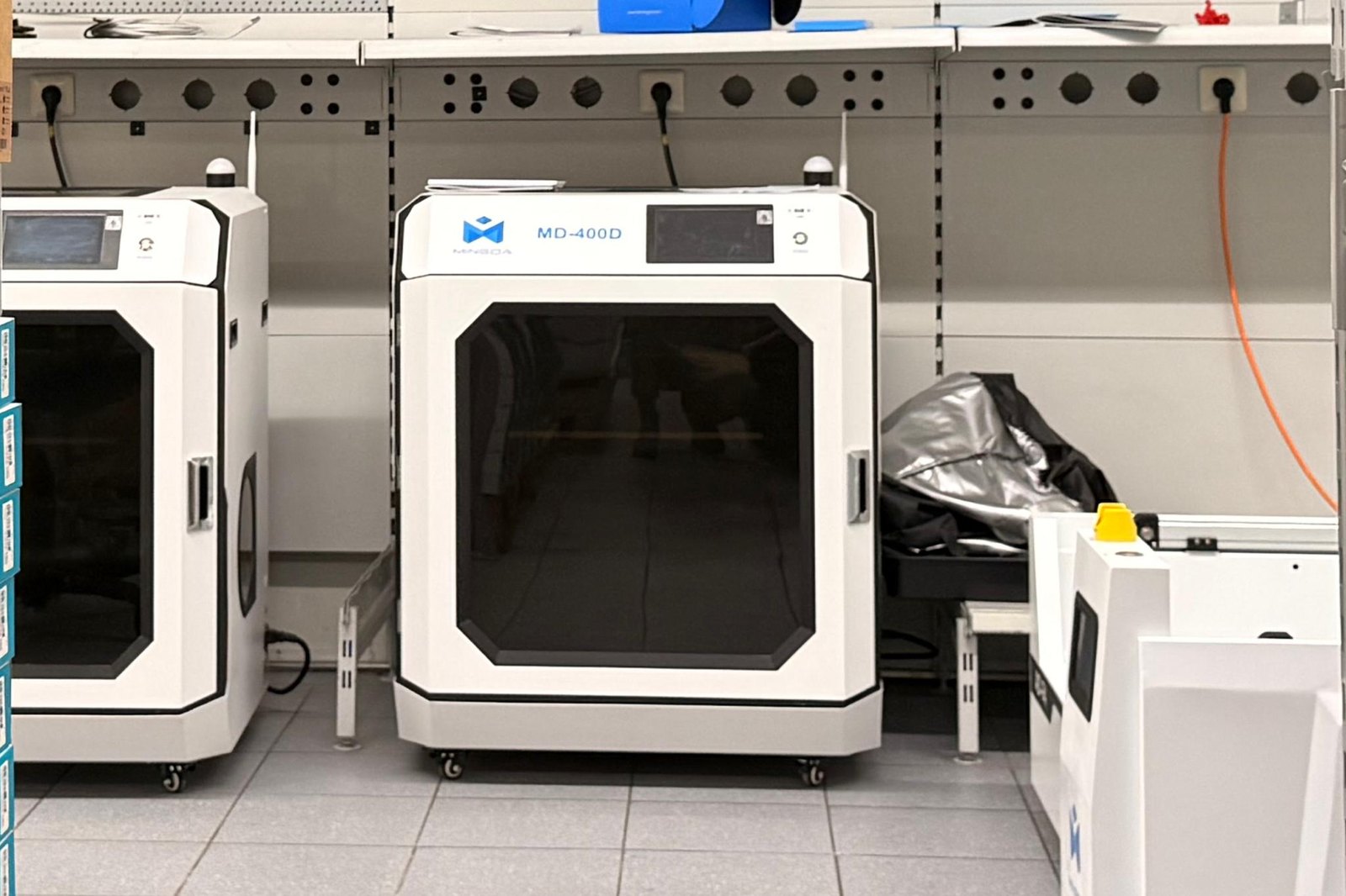 Due Mingda MD-400D nel nostro magazzino di Tuttlingen.